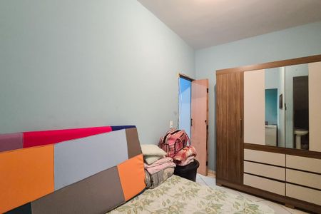 Casa à venda com 150m², 5 quartos e 4 vagas Casa à venda com 150m², 5 quartos e 4 vagasCasa 2 - quarto