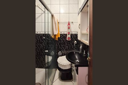 Casa à venda com 150m², 5 quartos e 4 vagas Casa à venda com 150m², 5 quartos e 4 vagasCasa 2 - banheiro da suíte