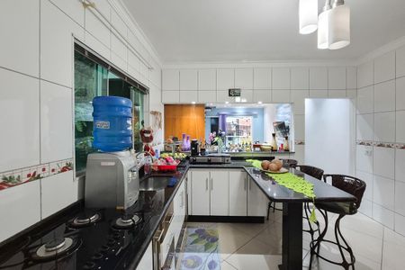 Casa à venda com 150m², 5 quartos e 4 vagas Casa à venda com 150m², 5 quartos e 4 vagasCozinha