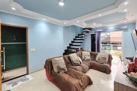 Casa à venda com 150m², 5 quartos e 4 vagas Casa à venda com 150m², 5 quartos e 4 vagasSala