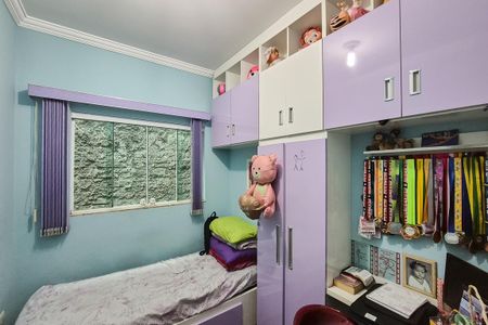 Casa à venda com 150m², 5 quartos e 4 vagas Casa à venda com 150m², 5 quartos e 4 vagasQuarto 1