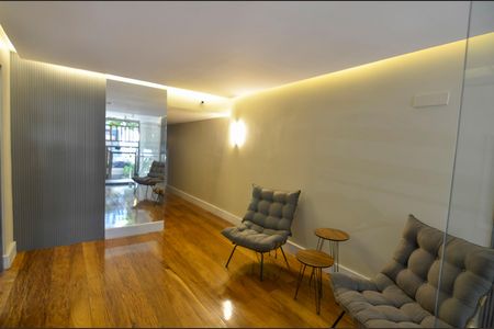 Apartamento à venda com 150m², 4 quartos e 2 vagasHall