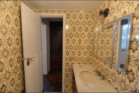 Apartamento à venda com 150m², 4 quartos e 2 vagasBanheiro da suíte