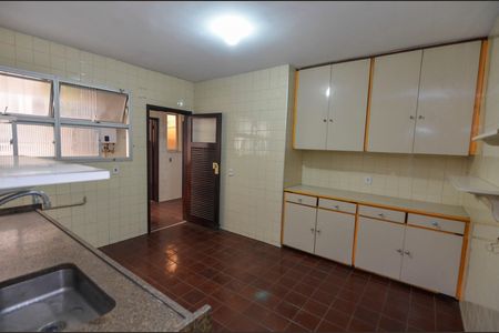 Apartamento à venda com 150m², 4 quartos e 2 vagasCozinha