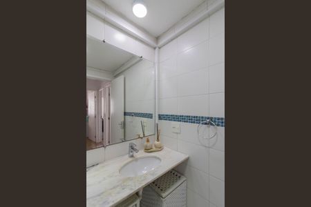 Apartamento à venda com 77m², 3 quartos e 2 vagasBanheiro 