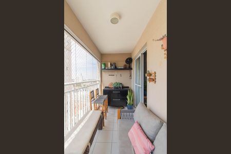 Apartamento à venda com 77m², 3 quartos e 2 vagasVaranda