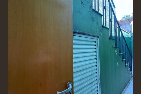 Casa à venda com 120m², 3 quartos e 2 vagas Casa à venda com 120m², 3 quartos e 2 vagasCorredor externo