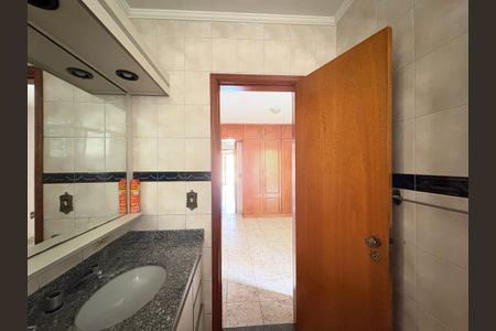 Casa à venda com 120m², 3 quartos e 2 vagas Casa à venda com 120m², 3 quartos e 2 vagasBanheiro da Suíte