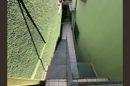 Casa à venda com 120m², 3 quartos e 2 vagas Casa à venda com 120m², 3 quartos e 2 vagasEscada Externa