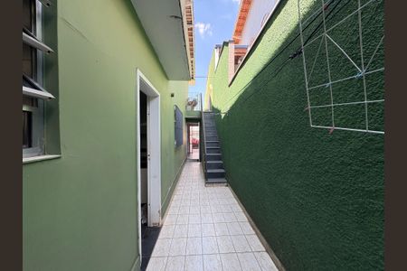 Casa à venda com 120m², 3 quartos e 2 vagas Casa à venda com 120m², 3 quartos e 2 vagasCorredor externo