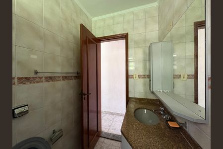 Casa à venda com 120m², 3 quartos e 2 vagas Casa à venda com 120m², 3 quartos e 2 vagasBanheiro