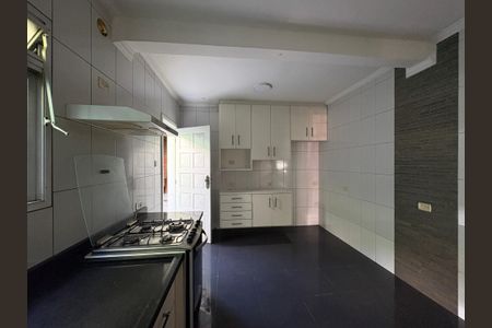 Casa à venda com 120m², 3 quartos e 2 vagas Casa à venda com 120m², 3 quartos e 2 vagasCozinha