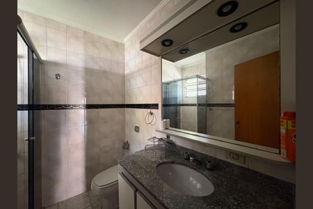 Casa à venda com 120m², 3 quartos e 2 vagas Casa à venda com 120m², 3 quartos e 2 vagasBanheiro da Suíte