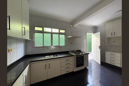 Casa à venda com 120m², 3 quartos e 2 vagas Casa à venda com 120m², 3 quartos e 2 vagasCozinha