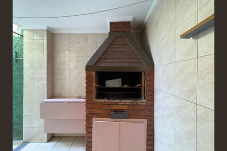 Casa à venda com 120m², 3 quartos e 2 vagas Casa à venda com 120m², 3 quartos e 2 vagasChurrasqueira