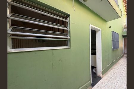 Casa à venda com 120m², 3 quartos e 2 vagas Casa à venda com 120m², 3 quartos e 2 vagasCorredor externo