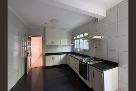 Casa à venda com 120m², 3 quartos e 2 vagas Casa à venda com 120m², 3 quartos e 2 vagasCozinha