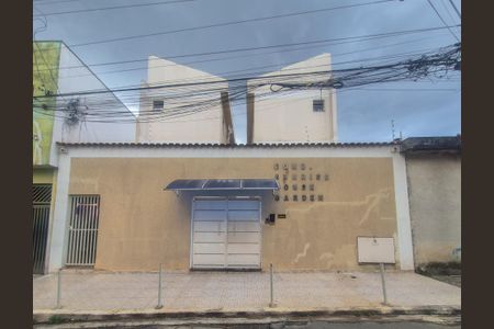 Casa de condomínio para alugar com 40m², 2 quartos e sem vaga Casa de condomínio para alugar com 40m², 2 quartos e sem vagaFachada