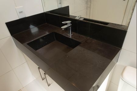 Apartamento à venda com 64m², 2 quartos e 2 vagasBanheiro da Suíte