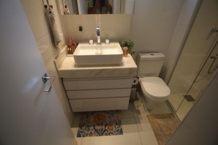 Apartamento à venda com 83m², 3 quartos e 2 vagasBanheiro