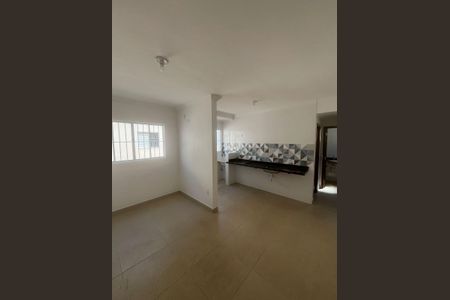 Sala  de apartamento para alugar com 2 quartos, 46m² em Catiapoã, São Vicente