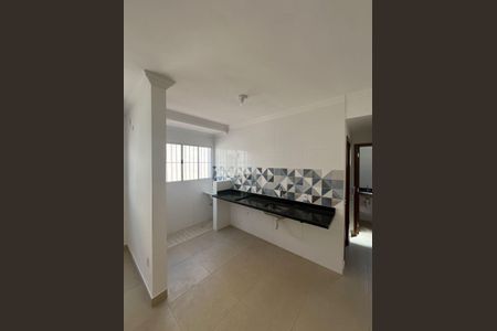 Cozinha de apartamento para alugar com 2 quartos, 46m² em Catiapoã, São Vicente