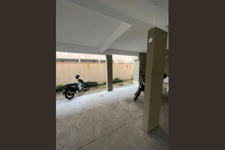 Garagem de apartamento para alugar com 2 quartos, 46m² em Catiapoã, São Vicente