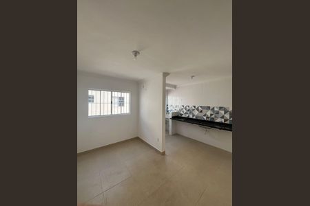 Sala  de apartamento para alugar com 2 quartos, 46m² em Catiapoã, São Vicente
