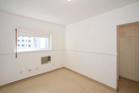 Apartamento à venda com 350m², 4 quartos e 5 vagasSuíte 1