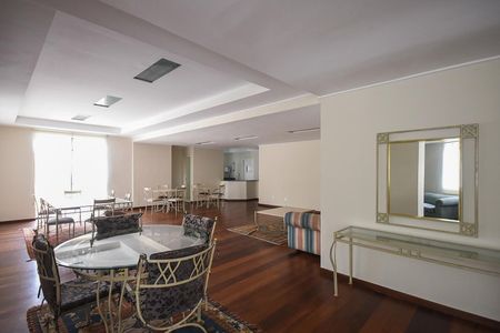 Apartamento à venda com 350m², 4 quartos e 5 vagas Apartamento à venda com 350m², 4 quartos e 5 vagasSalão de Festa