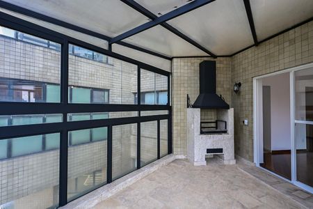 Apartamento à venda com 350m², 4 quartos e 5 vagasVaranda