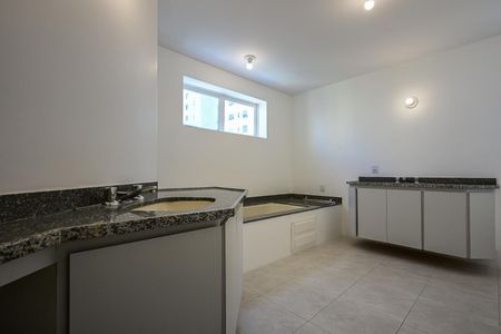 Apartamento à venda com 350m², 4 quartos e 5 vagasBanheiro Suíte  4