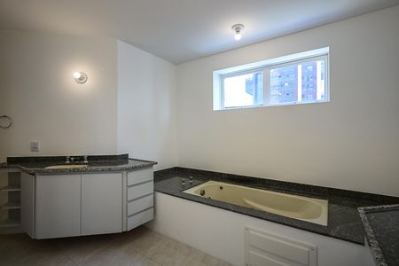 Apartamento à venda com 350m², 4 quartos e 5 vagasBanheiro Suíte  4
