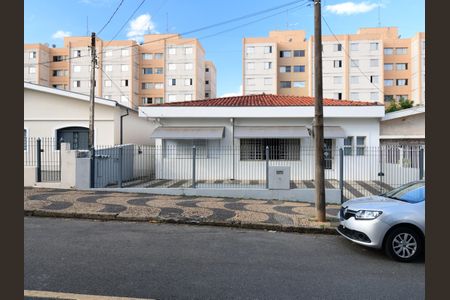 Casa à venda com 150m², 3 quartos e 2 vagasFachada