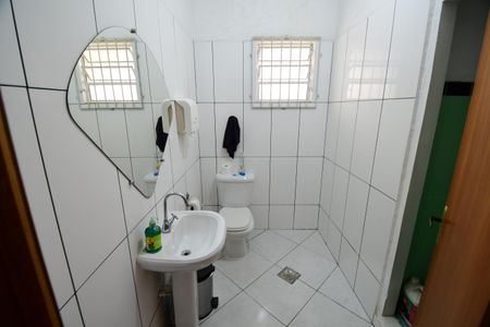 Casa à venda com 150m², 3 quartos e 2 vagasBanheiro