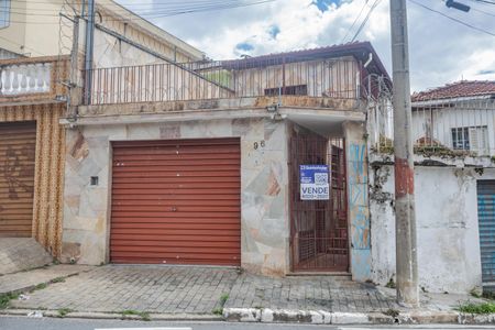 Casa à venda com 129m², 2 quartos e 1 vaga Casa à venda com 129m², 2 quartos e 1 vagaFachada
