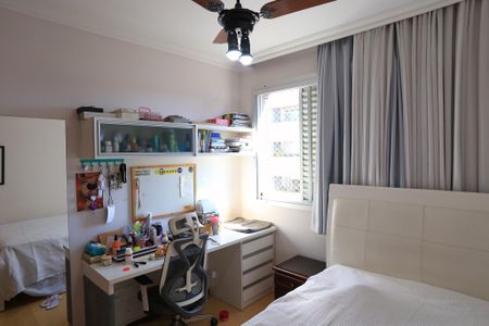 Apartamento à venda com 260m², 4 quartos e 4 vagas Apartamento à venda com 260m², 4 quartos e 4 vagasQuarto 1