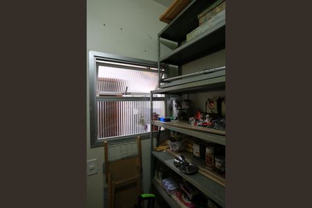 Apartamento à venda com 260m², 4 quartos e 4 vagas Apartamento à venda com 260m², 4 quartos e 4 vagasQuarto de Serviço