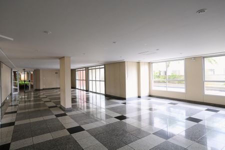 Apartamento à venda com 260m², 4 quartos e 4 vagas Apartamento à venda com 260m², 4 quartos e 4 vagasÁrea comum - Salão de festas