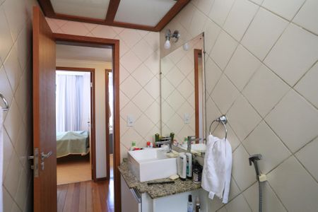 Apartamento à venda com 260m², 4 quartos e 4 vagas Apartamento à venda com 260m², 4 quartos e 4 vagasBanheiro