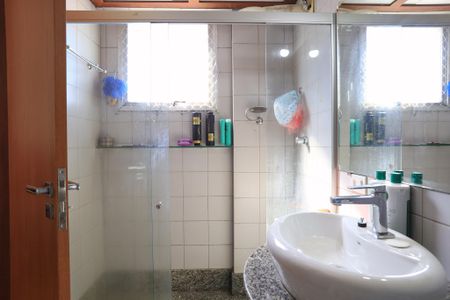 Apartamento à venda com 260m², 4 quartos e 4 vagas Apartamento à venda com 260m², 4 quartos e 4 vagasBanheiro da Suíte