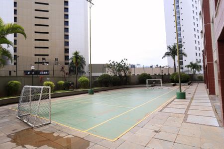 Apartamento à venda com 260m², 4 quartos e 4 vagas Apartamento à venda com 260m², 4 quartos e 4 vagasQuadra