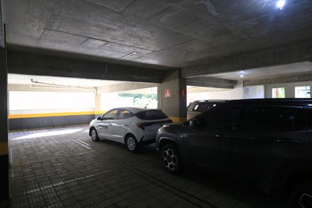 Apartamento à venda com 260m², 4 quartos e 4 vagas Apartamento à venda com 260m², 4 quartos e 4 vagasGaragem