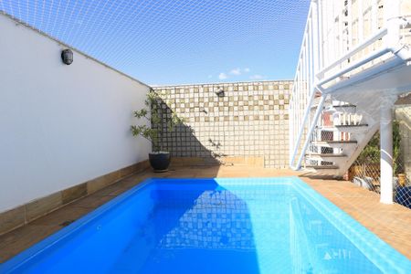 Apartamento à venda com 260m², 4 quartos e 4 vagas Apartamento à venda com 260m², 4 quartos e 4 vagasPiscina