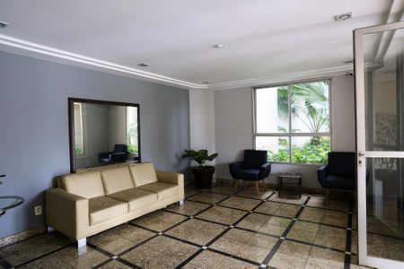 Apartamento à venda com 260m², 4 quartos e 4 vagas Apartamento à venda com 260m², 4 quartos e 4 vagasHall