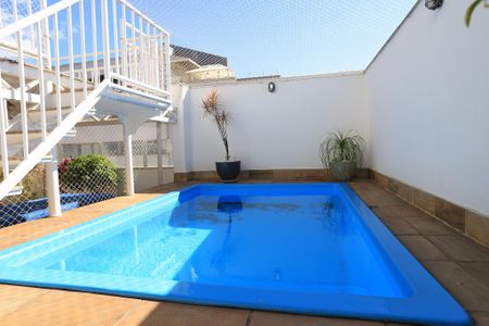 Apartamento à venda com 260m², 4 quartos e 4 vagas Apartamento à venda com 260m², 4 quartos e 4 vagasPiscina