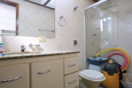 Apartamento à venda com 260m², 4 quartos e 4 vagas Apartamento à venda com 260m², 4 quartos e 4 vagasBanheiro 1