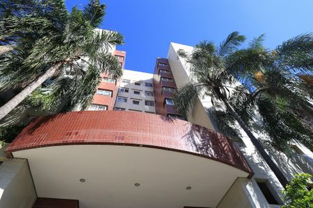 Apartamento à venda com 260m², 4 quartos e 4 vagas Apartamento à venda com 260m², 4 quartos e 4 vagasFachada