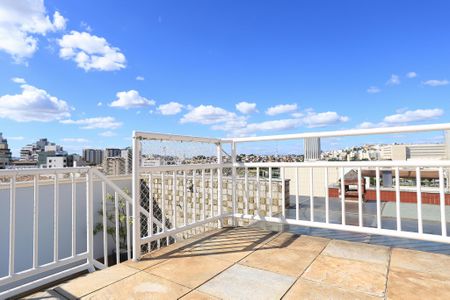 Apartamento à venda com 260m², 4 quartos e 4 vagas Apartamento à venda com 260m², 4 quartos e 4 vagasTerraço
