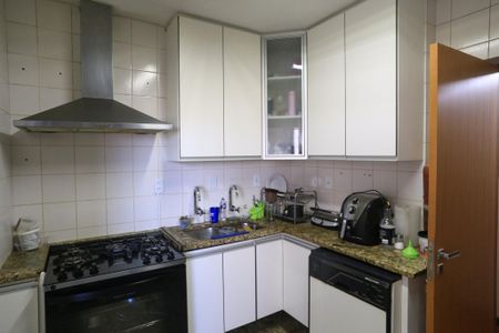 Apartamento à venda com 260m², 4 quartos e 4 vagas Apartamento à venda com 260m², 4 quartos e 4 vagasCozinha